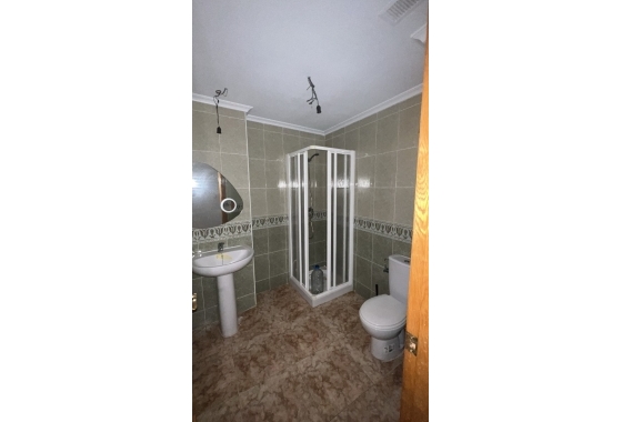 Resale - Apartment / flat - Torrevieja -  Urbanization