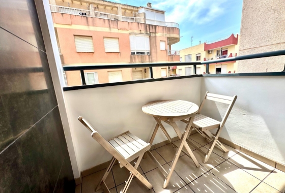 Resale - Apartment / flat - Torrevieja - PLAYA LOS LOCOS