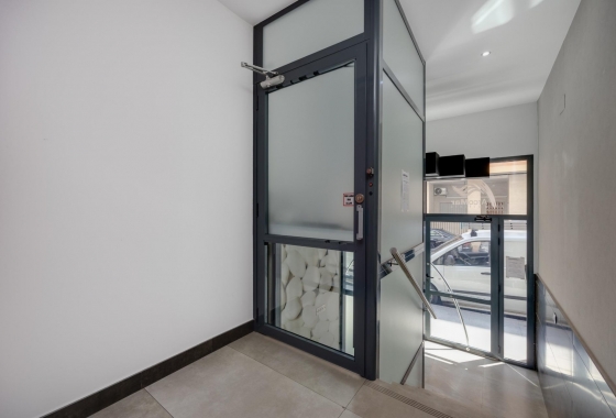 Resale - Apartment / flat - Torrevieja - PLAYA LOS LOCOS