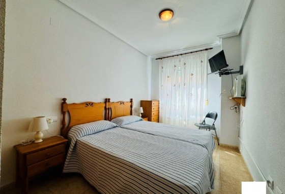 Resale - Apartment / flat - La Mata