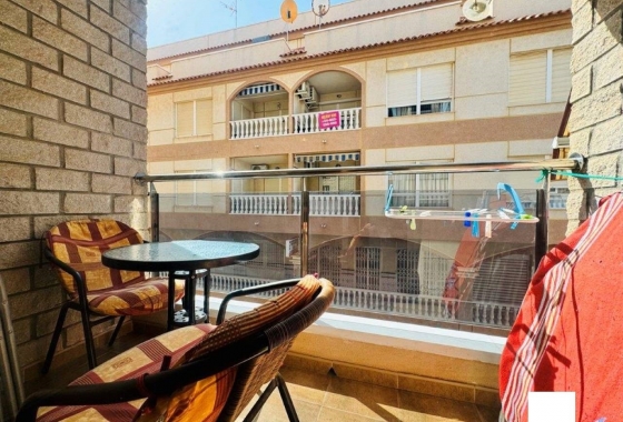 Resale - Apartment / flat - La Mata