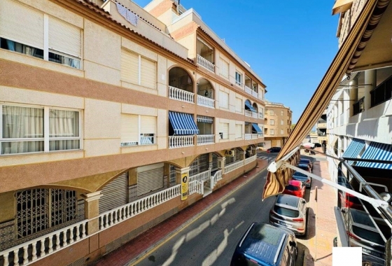 Resale - Apartment / flat - La Mata