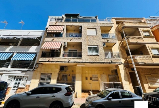 Resale - Apartment / flat - La Mata