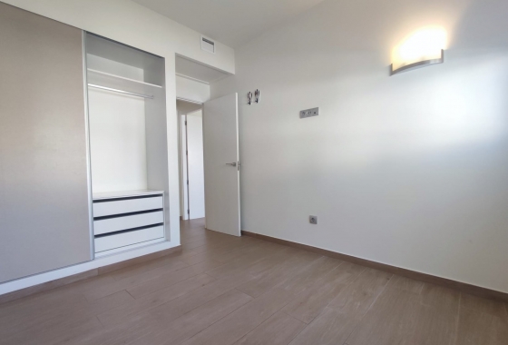 Resale - Apartment / flat - Torrevieja - La Veleta