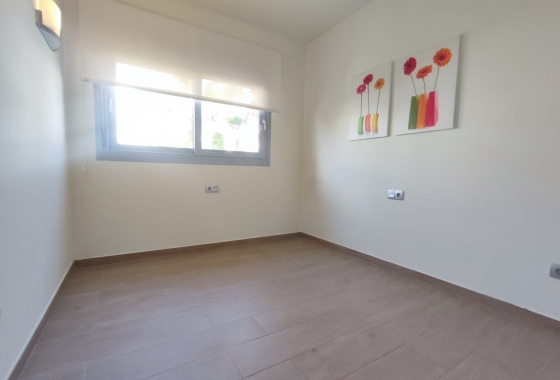 Resale - Apartment / flat - Torrevieja - La Veleta