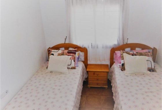 Resale - Bungalow - Torrevieja -  Urbanization