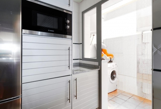 Resale - Apartment / flat - Torrevieja - Playa de los Locos