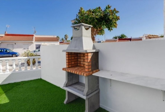 Resale - Bungalow - Torrevieja - La Siesta - El Salado -  Torreta