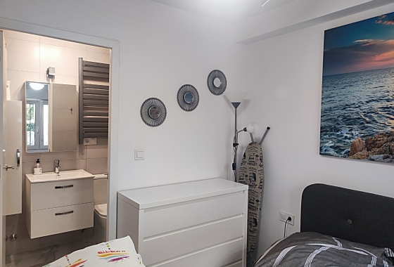 Resale - Apartment / flat - La Mata