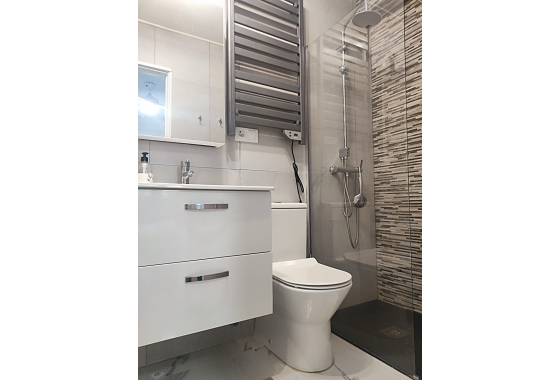 Resale - Apartment / flat - La Mata