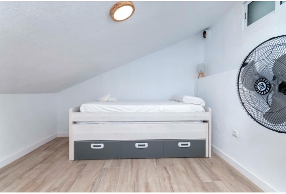 Resale - Apartment / flat - Santa Pola