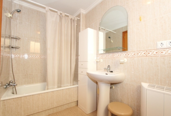 Resale - Apartment / flat - Guardamar del Segura - Urbanizaciones