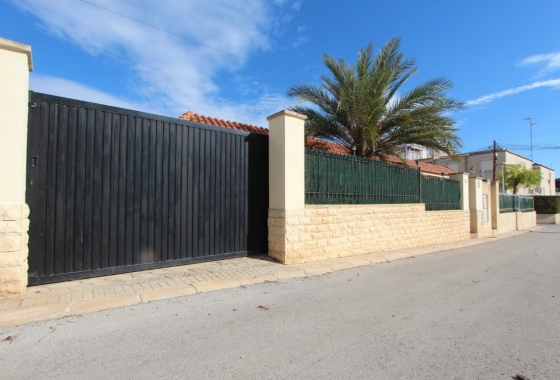 Resale - Villa - Elche Pedanías - La Marina