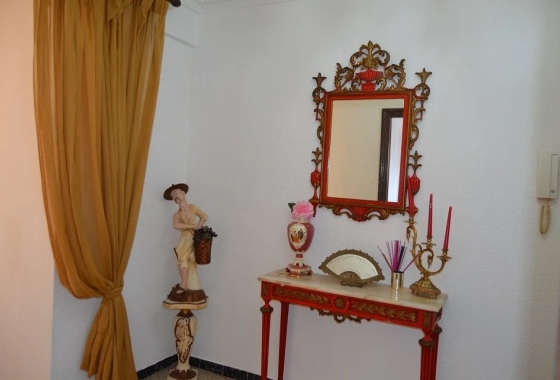 Resale - Apartment / flat - Santa Pola - Puerto