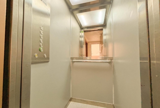 Resale - Apartment / flat - Santa Pola - Puerto