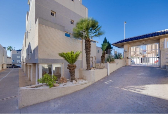 Resale - town house - Torrevieja - Torreblanca