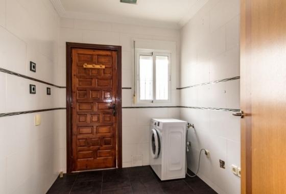 Resale - Villa - Torrevieja - La Siesta - El Salado -  Torreta