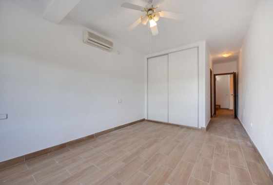 Resale - Townhouse - Villamartin