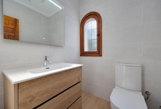 Resale - Townhouse - Villamartin