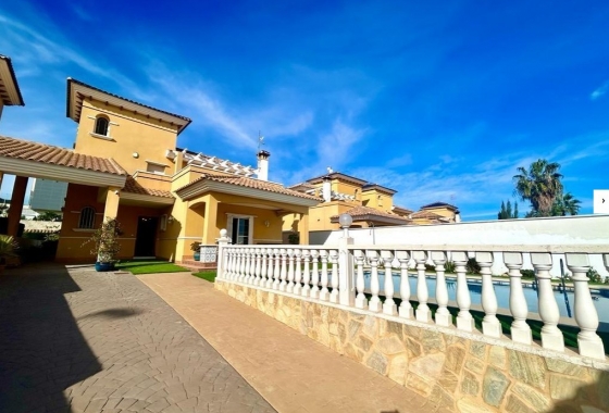Resale - Villa - Orihuela Costa - Cabo roig - La Zenia