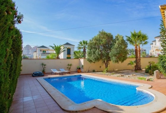 Resale - Villa - Torrevieja - LA MATA