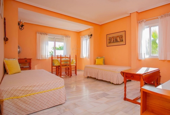 Resale - Villa - Torrevieja - LA MATA