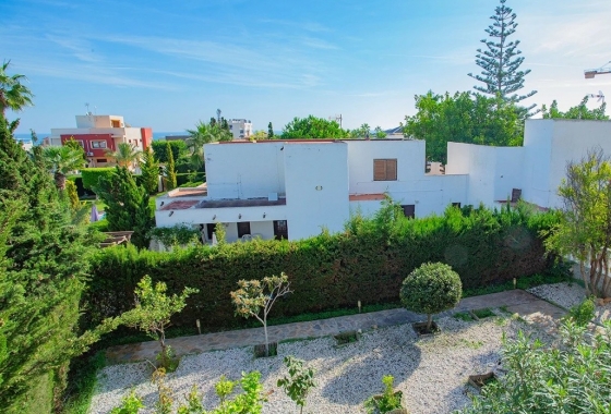 Resale - Villa - Torrevieja - LA MATA