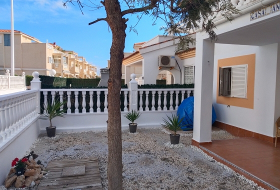 Resale - Bungalow - Orihuela Costa - La Zenia