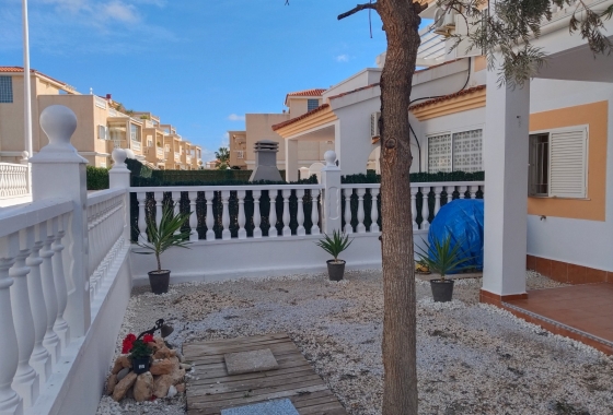 Resale - Bungalow - Orihuela Costa - La Zenia