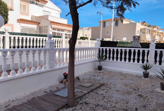 Resale - Bungalow - Orihuela Costa - La Zenia