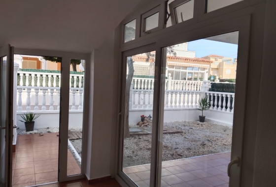 Resale - Bungalow - Orihuela Costa - La Zenia