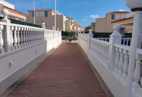 Resale - Bungalow - Orihuela Costa - La Zenia