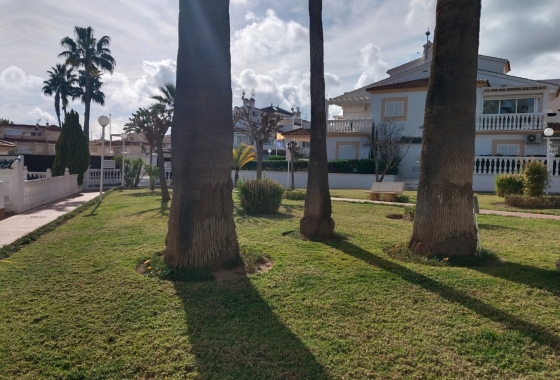 Resale - Bungalow - Orihuela Costa - La Zenia