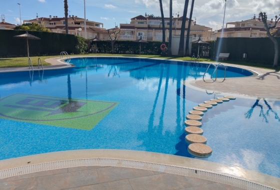 Resale - Bungalow - Orihuela Costa - La Zenia
