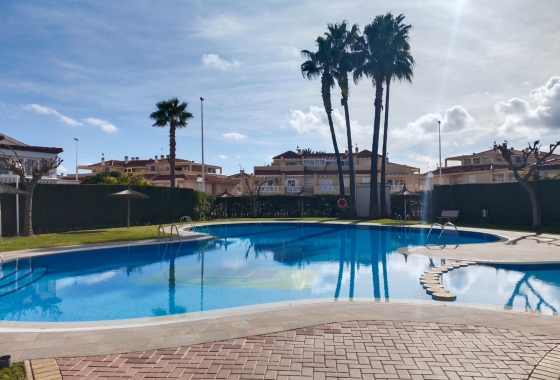 Resale - Bungalow - Orihuela Costa - La Zenia