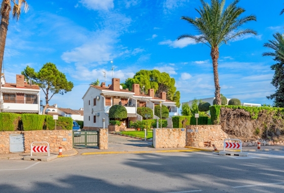 Resale - Apartment / flat - Orihuela Costa - Villamartín