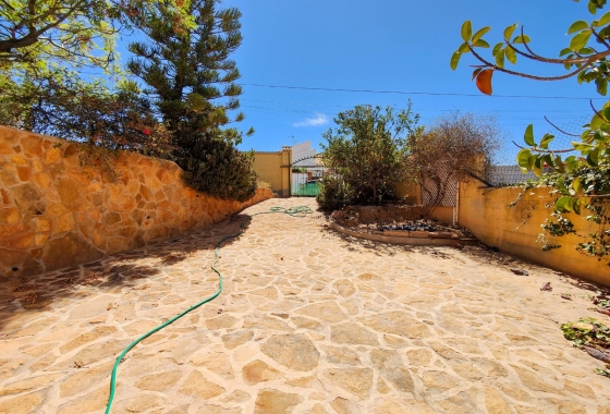 Resale - Villa - Torrevieja - Nueva Torrevieja - Aguas Nuevas