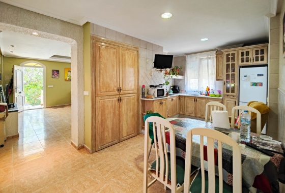 Resale - Villa - Torrevieja - Nueva Torrevieja - Aguas Nuevas