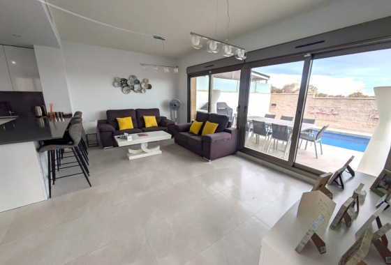 Resale - Villa - Orihuela Costa - Villamartín