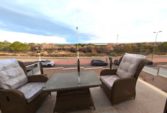 Resale - Villa - Orihuela Costa - Villamartín