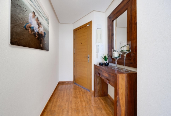 Resale - Apartment / flat - Torrevieja - Acequion