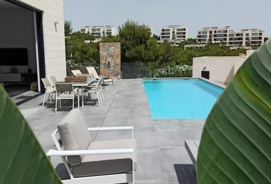 Resale - Villa - Orihuela Costa - Las Colinas Golf