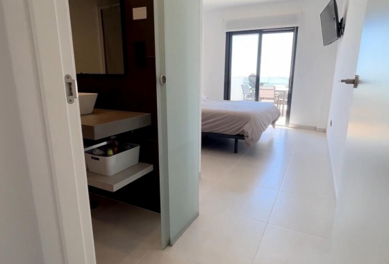 Resale - Apartment / flat - El Raso