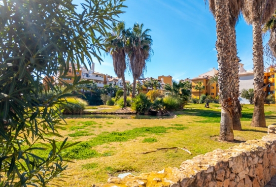 Resale - Apartment / flat - Punta Prima