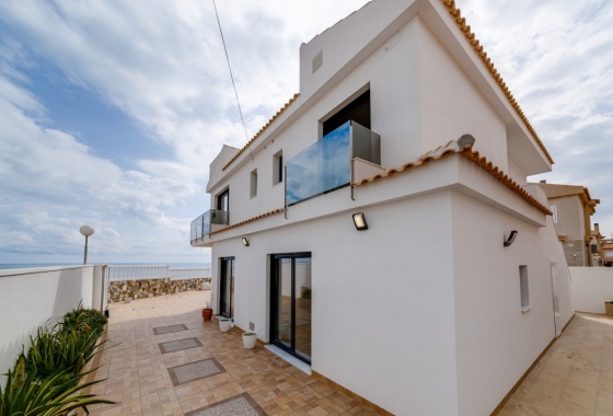 Resale - Villa - Torrevieja - LA MATA