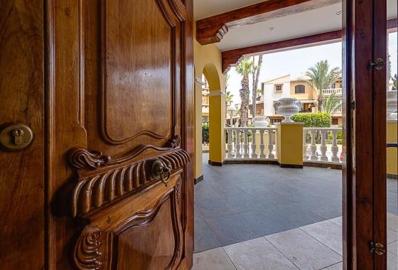 Resale - Apartment / flat - Torrevieja - Playa del Cura