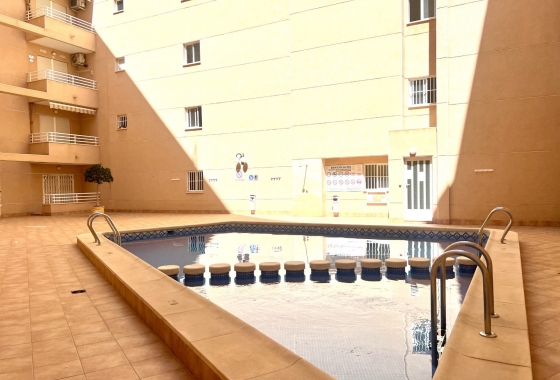 Resale - Apartment / flat - Torrevieja - Playa del Cura