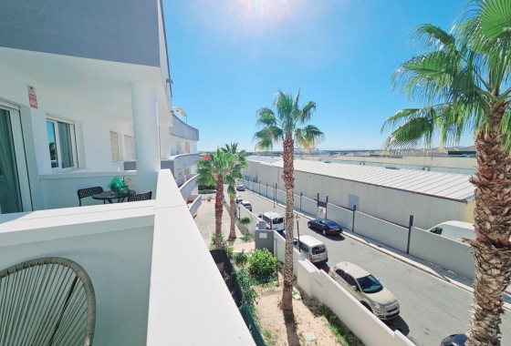Resale - Apartment / flat - Orihuela Costa - Villamartín