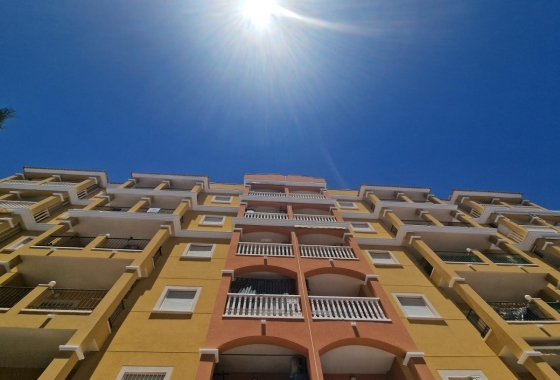 Resale - Apartment / flat - Torrevieja - Torrelamata - La Mata