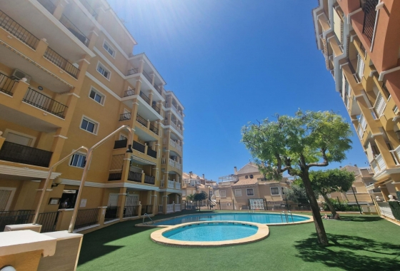 Resale - Apartment / flat - Torrevieja - Torrelamata - La Mata